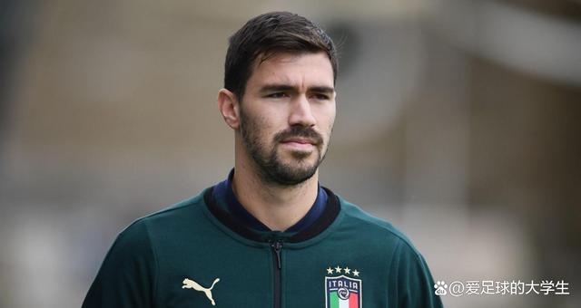 包含拉齐奥中场进球制胜，全队庆祝胜利的词条