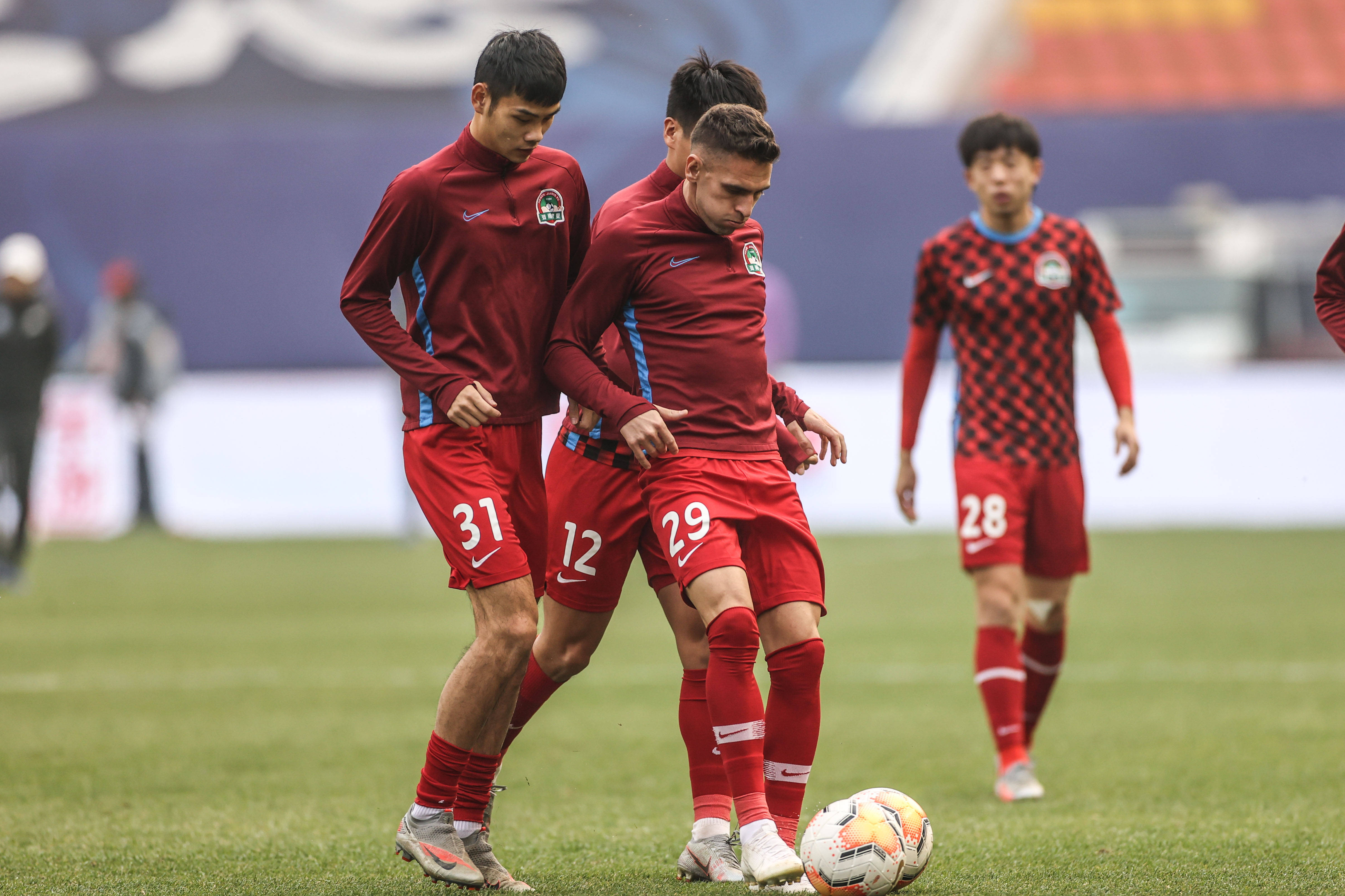 包含建业队近期表现不俗,令对手望尘莫及的词条 包含建业队近期表现不俗,令对手望尘莫及的词条