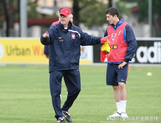 波兰国家队势如破竹，晋级下一轮 波兰国家队最新名单足球国家队名单 