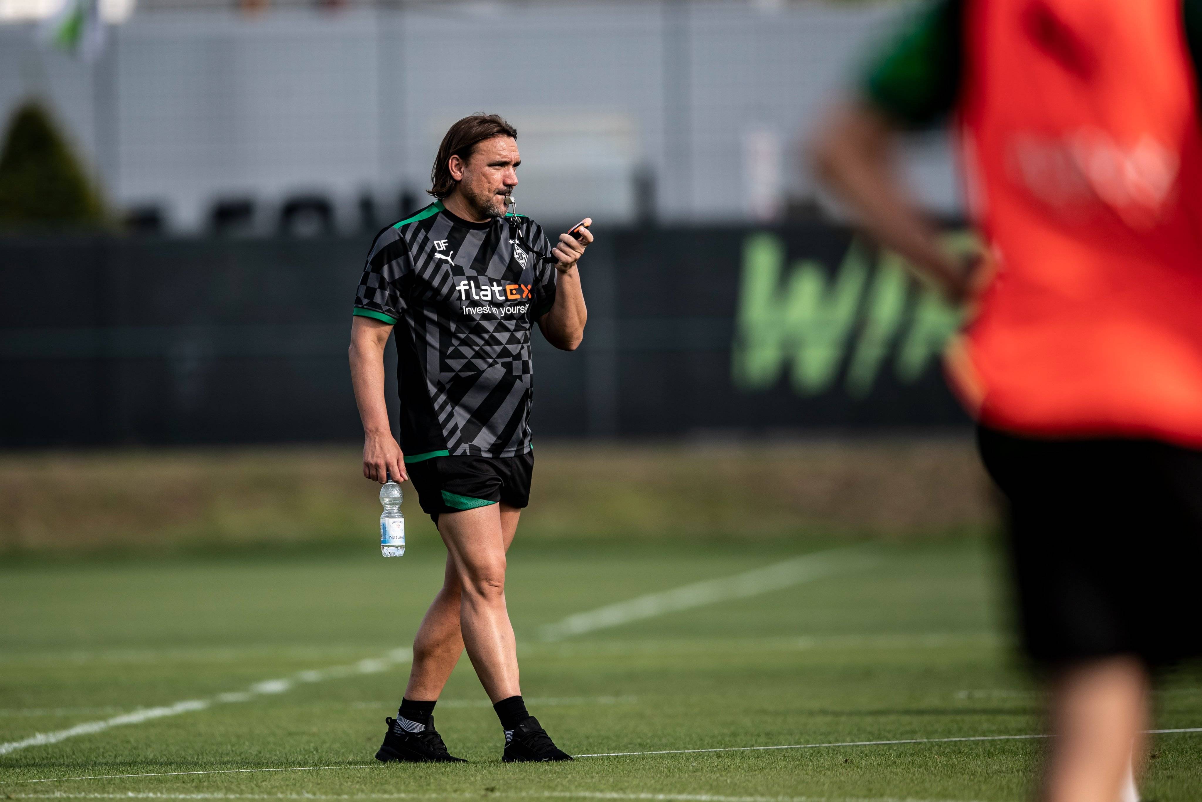 包含美因茨中场调配成功,德甲豪门将倚重此路的词条 包含美因茨中场调配成功,德甲豪门将倚重此路的词条