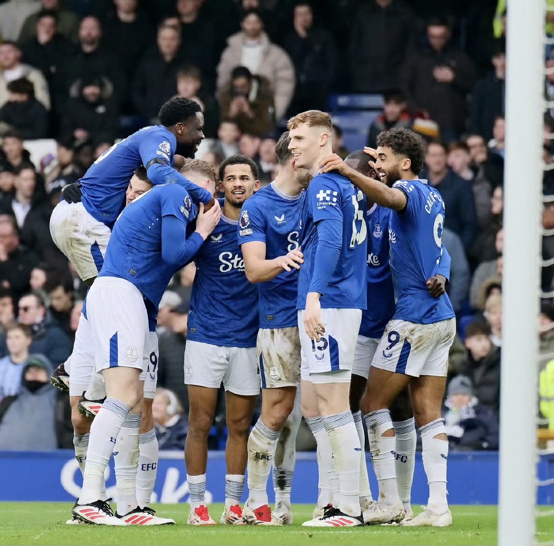 埃弗顿逆转比分,取得连胜进军前列的简单介绍 埃弗顿逆转比分,取得连胜进军前列的简单介绍