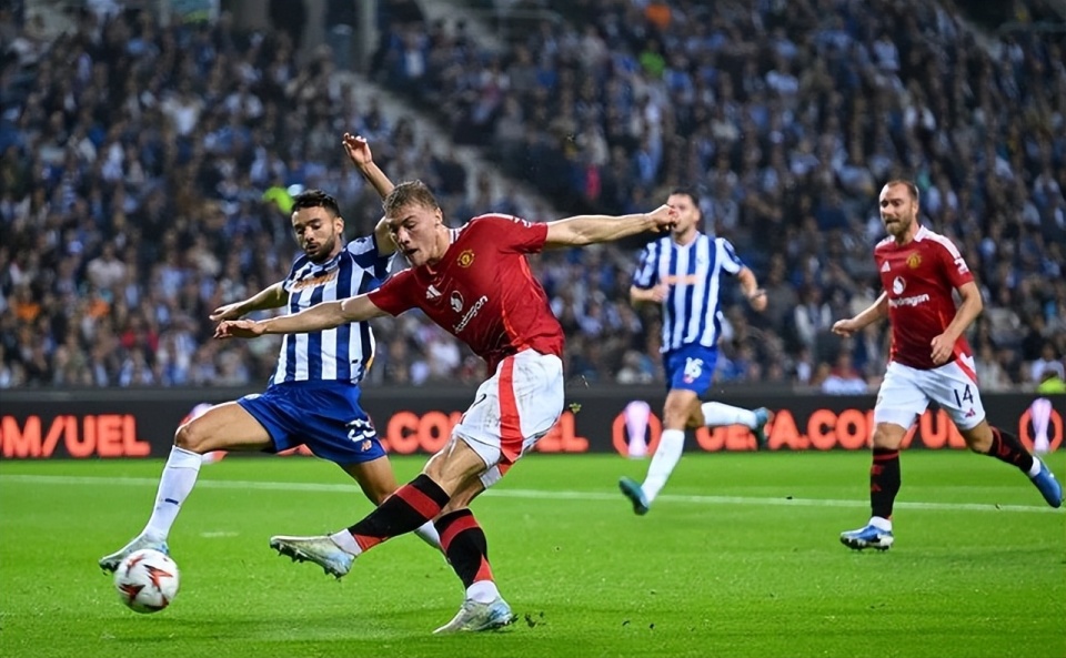 曼联客场连平,拉什福德攻入绝平一球 拉什福德疑似因伤下场 为曼联打进86球超贝克汉姆 曼联客场连平,拉什福德攻入绝平一球 拉什福德疑似因伤下场 为曼联打进86球超贝克汉姆