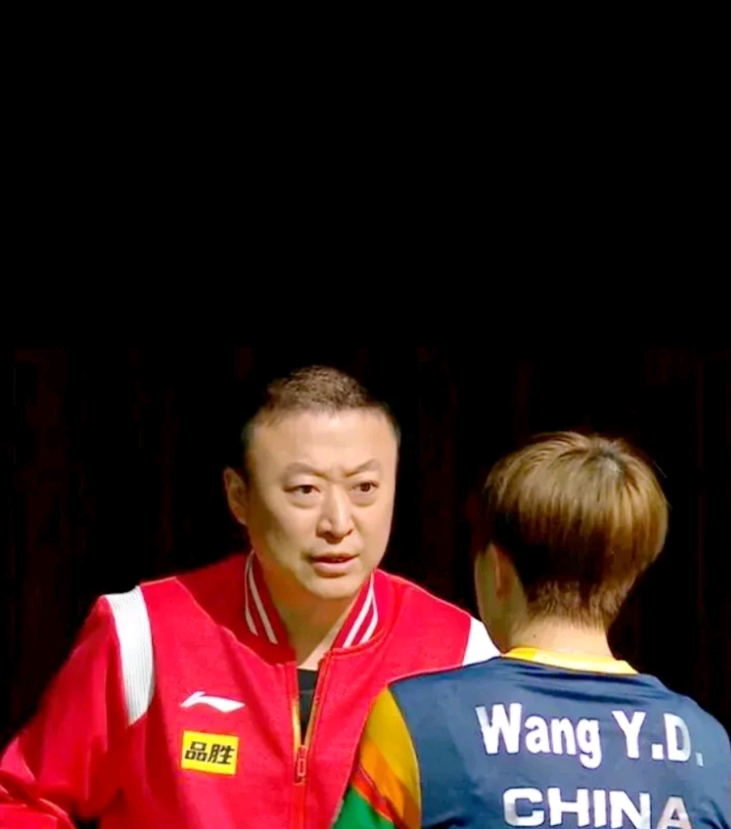 赛场上的风云变幻,惊险连连 赛场上叱咤风云,风云下你们挥汗如雨 赛场上的风云变幻,惊险连连 赛场上叱咤风云,风云下你们挥汗如雨