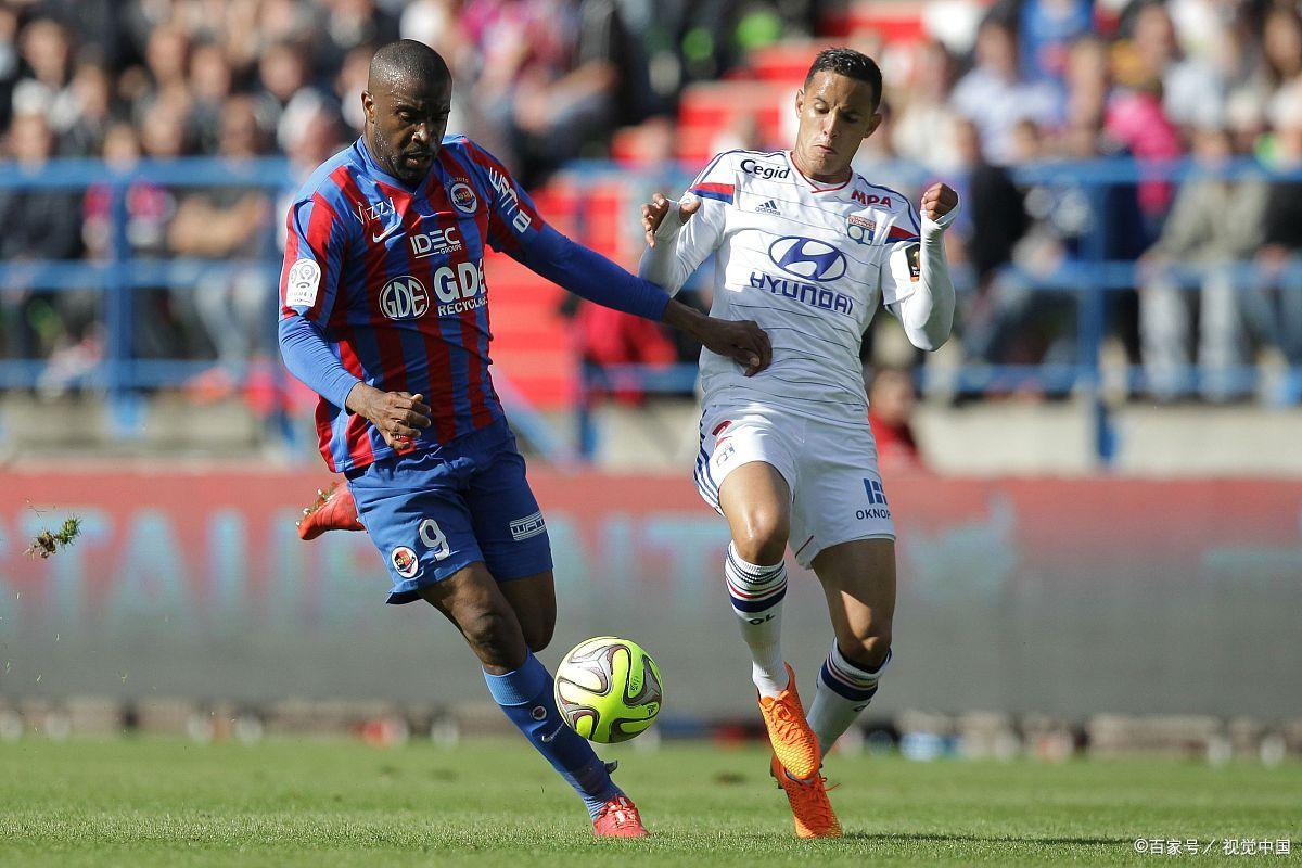 关于里尔队狭胜对手，队员欢呼庆祝胜利的信息