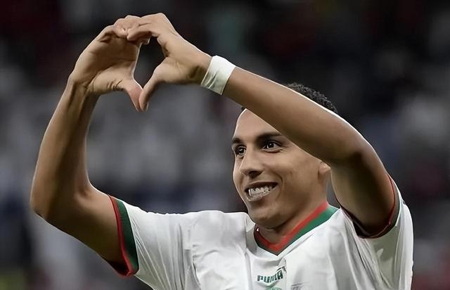 包含球迷热议某位球员的表现,认为其是最佳球员的词条 包含球迷热议某位球员的表现,认为其是最佳球员的词条