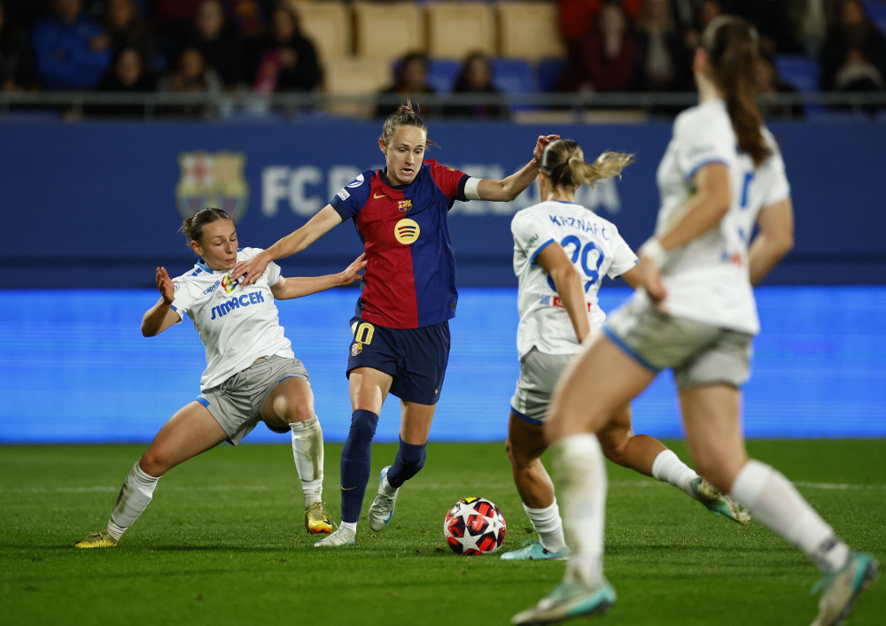 墨西哥女足比赛激战中取胜，引发球迷狂热的简单介绍