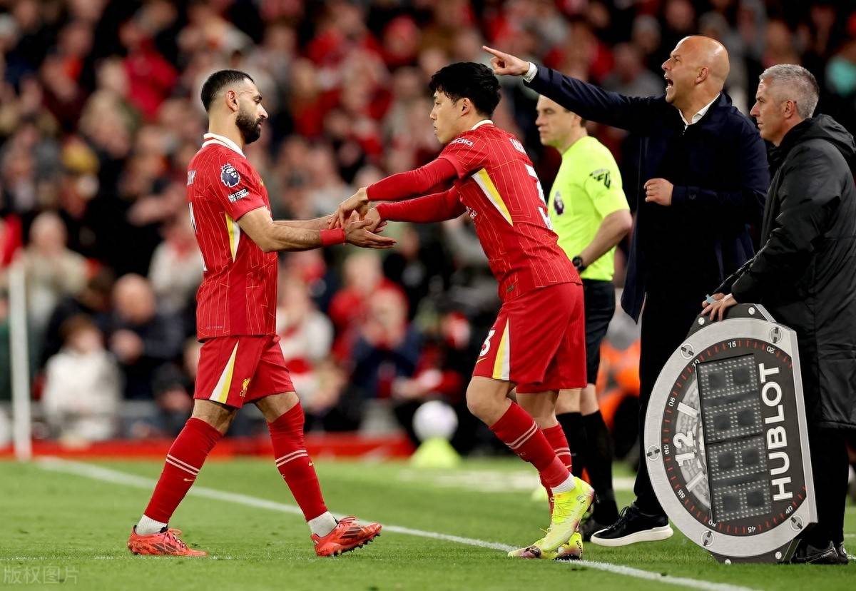 利物浦大胜富勒姆,继续领跑榜首 利物浦大胜富勒姆,继续领跑榜首