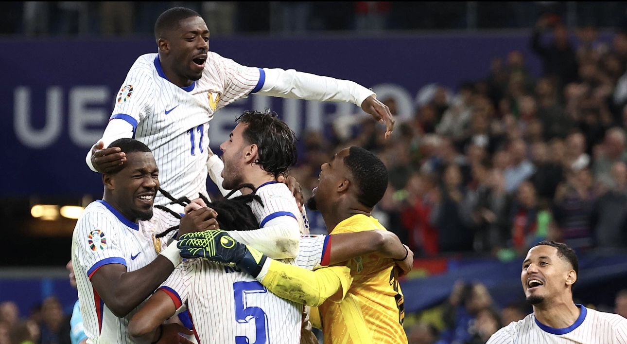 包含激战不断!欧洲国际比赛场上的精彩瞬间的词条 包含激战不断!欧洲国际比赛场上的精彩瞬间的词条