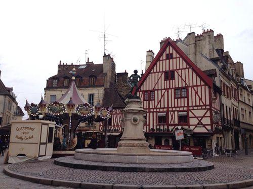 包含利尔与第戎将上演激烈对决，势均力敌的词条