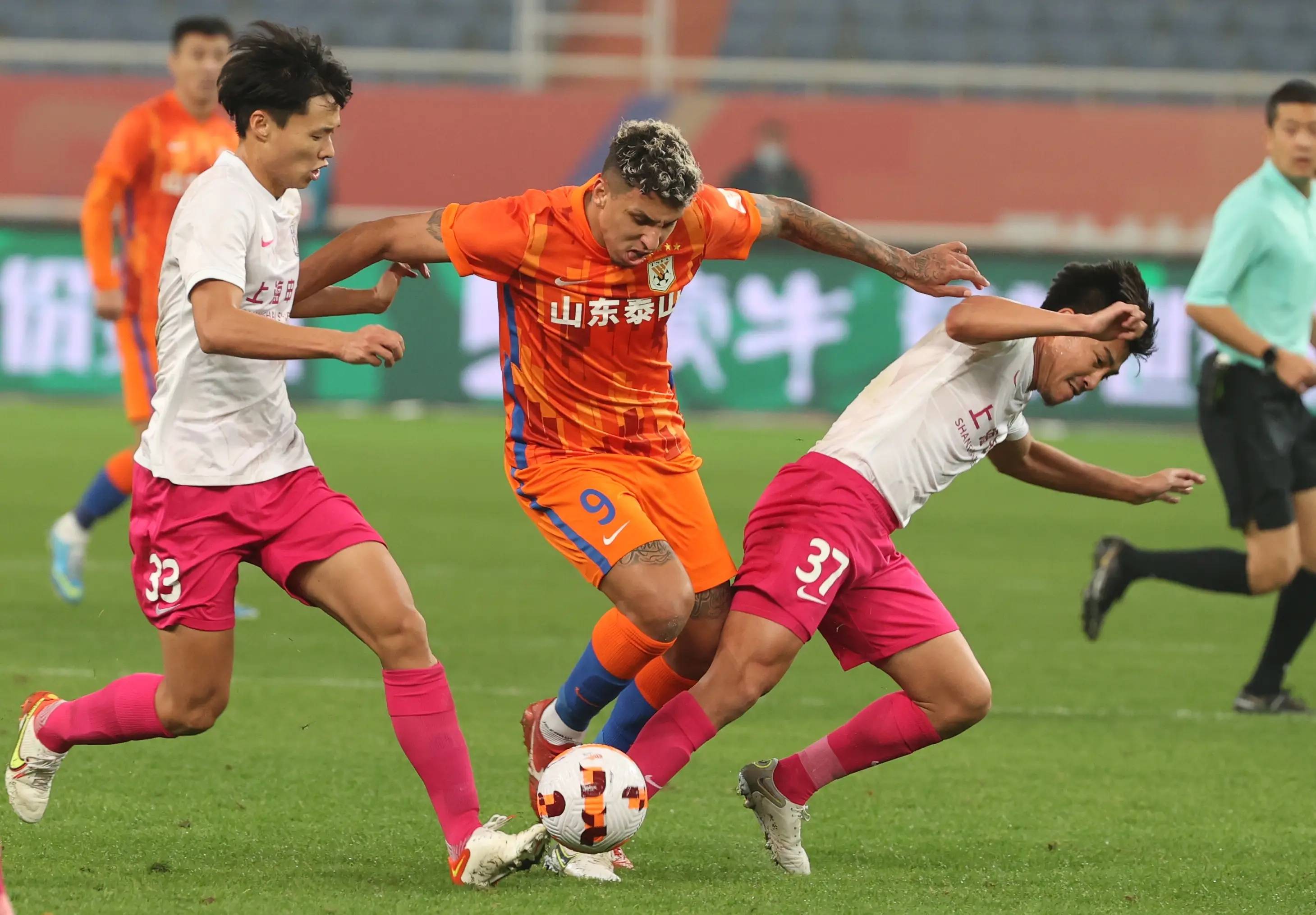 体能训练效果显著，球队多场比赛保持不败的简单介绍