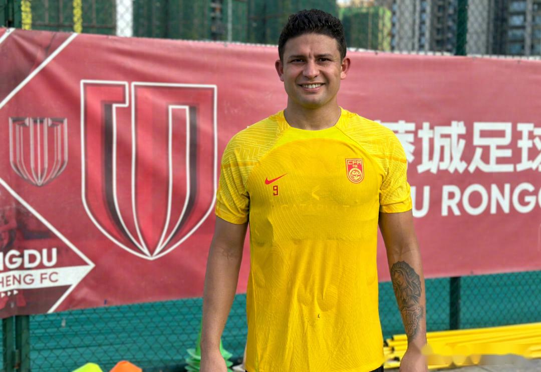 马来西亚球队在比赛中全力以赴，夺得胜利的简单介绍