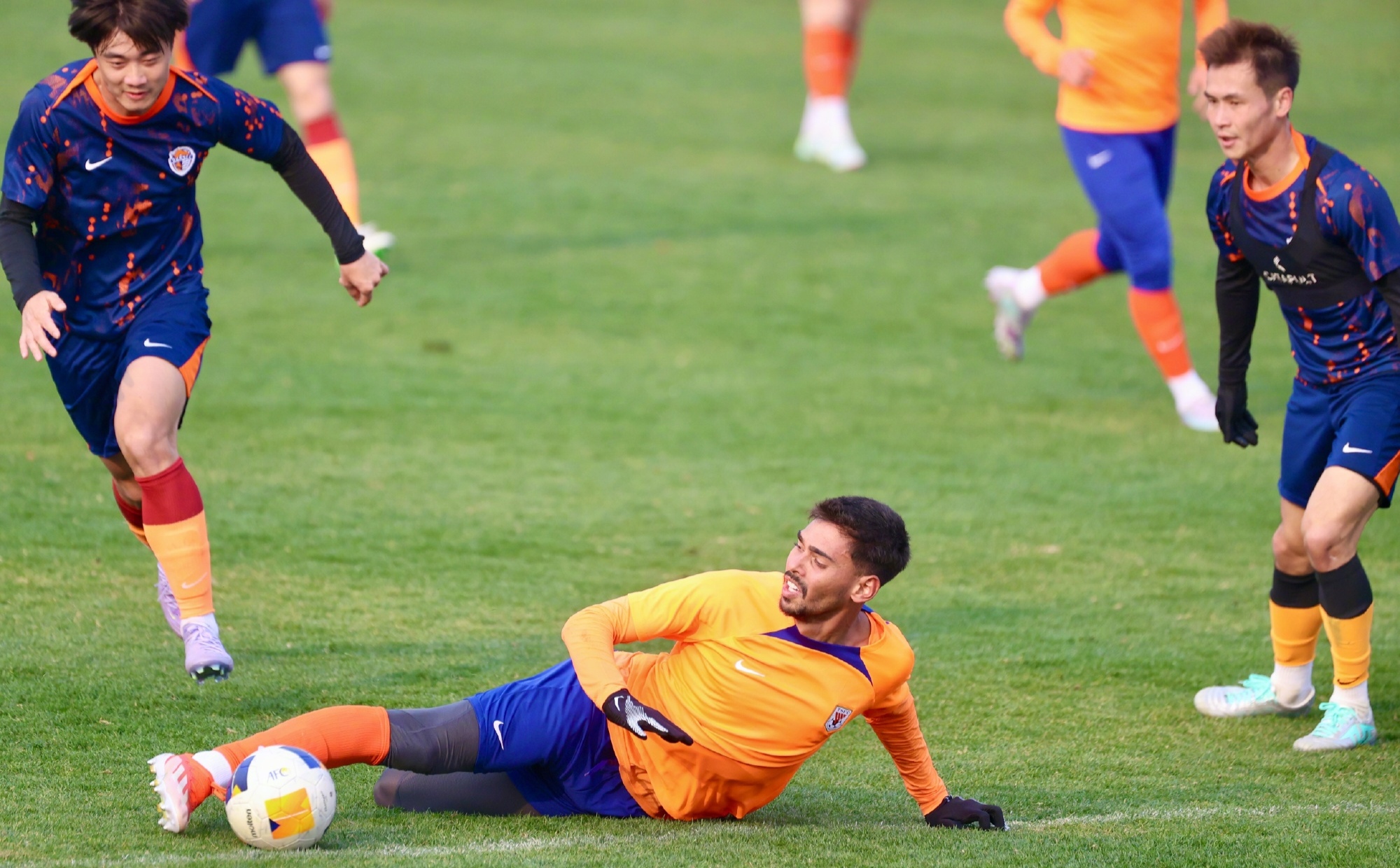 包含中亚热门队伍表现出色，备战亚冠决赛的词条