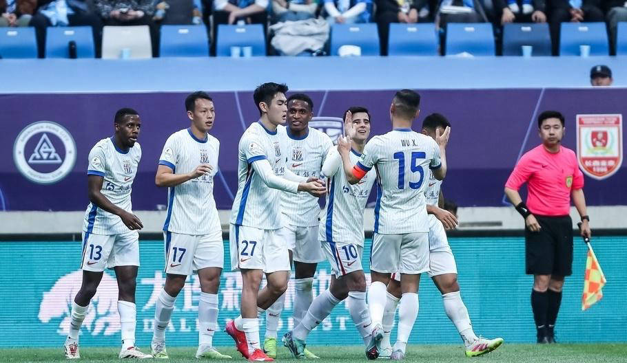 关于申花主场胜河北，中超争冠席位稳固的信息