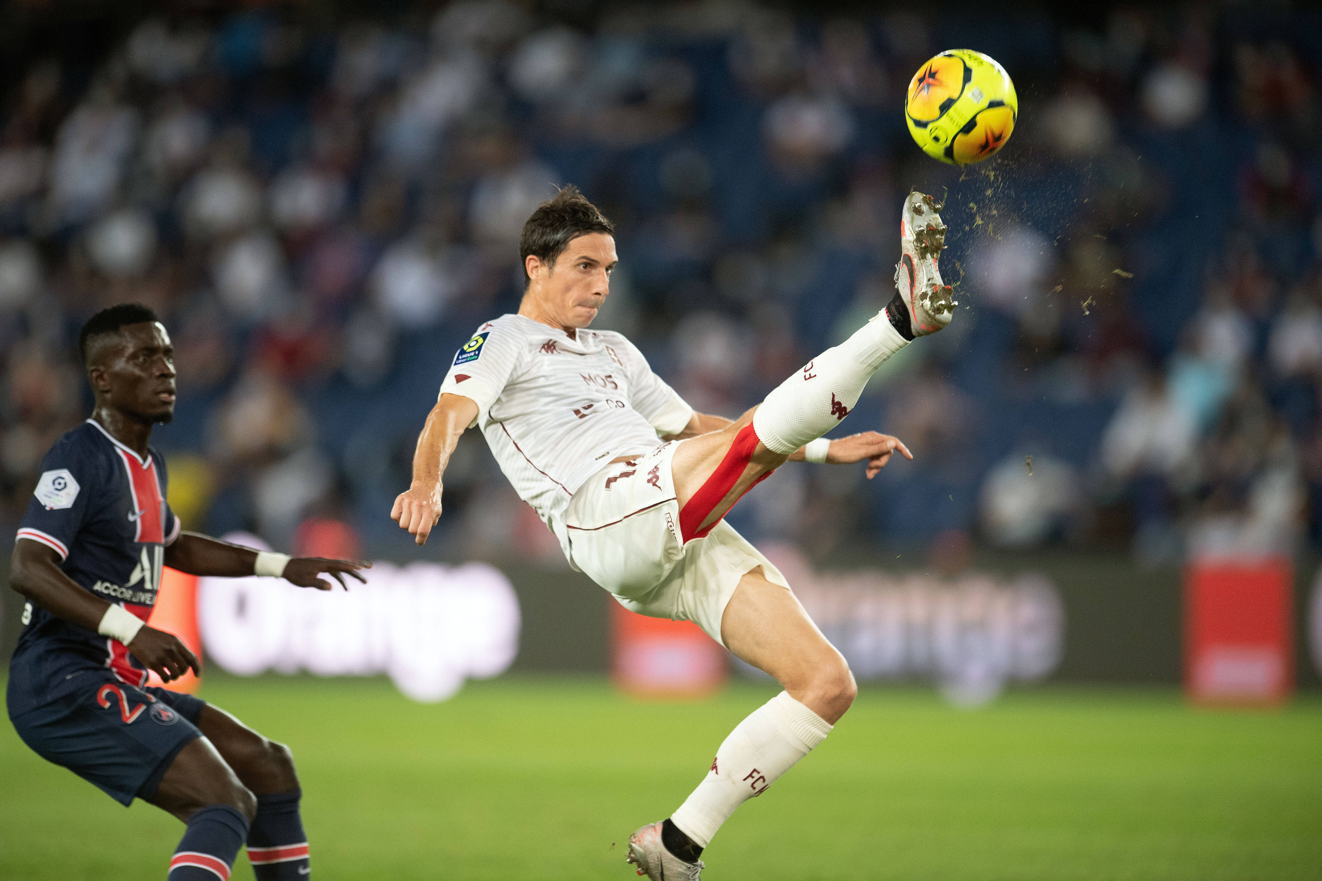 佛罗伦萨主场逼平亚特兰大,表现抢眼 佛罗伦萨主场逼平亚特兰大,表现抢眼