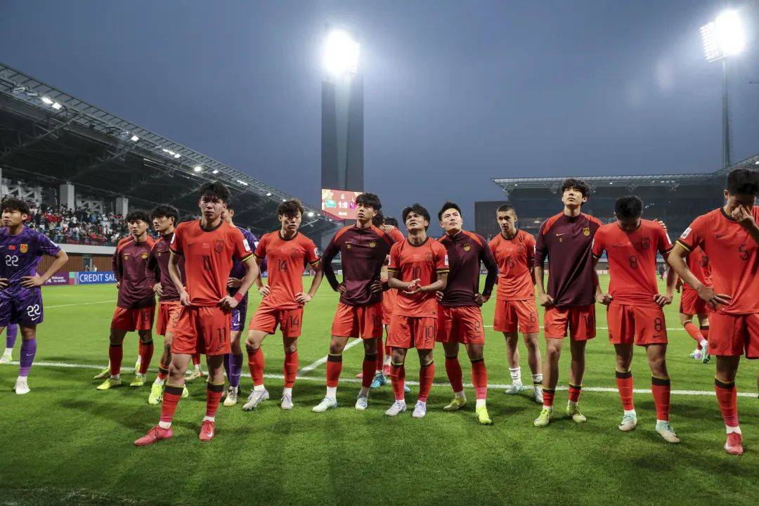 亚洲杯足球赛战火升腾,半决赛悬念重重 亚洲杯足球赛战火升腾,半决赛悬念重重