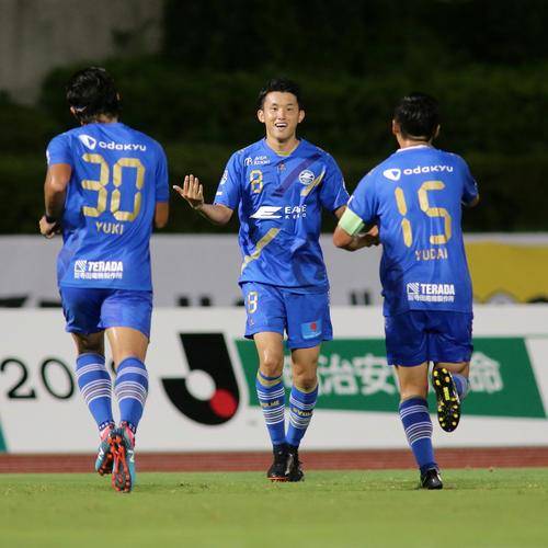 猛龙外线火力强劲,对手难以招架 猛龙外线火力强劲,对手难以招架