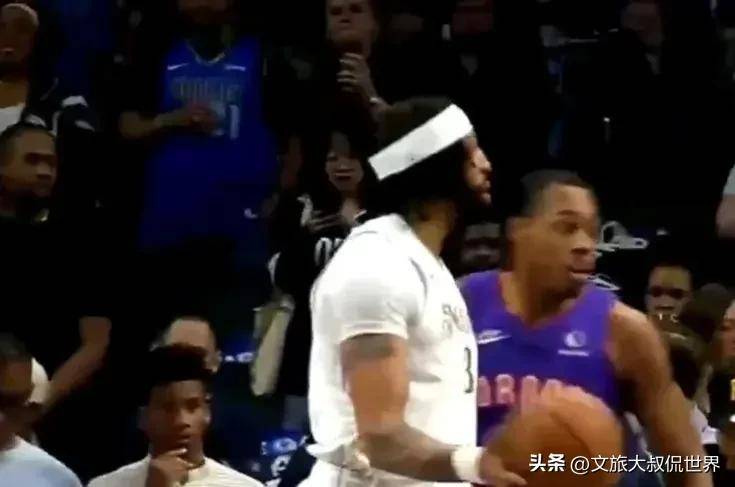 猛龙外线火力强劲,对手难以招架 猛龙外线火力强劲,对手难以招架