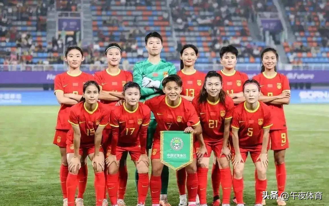 女足国家队备战决赛,研究对手战术 女足国家队备战决赛,研究对手战术