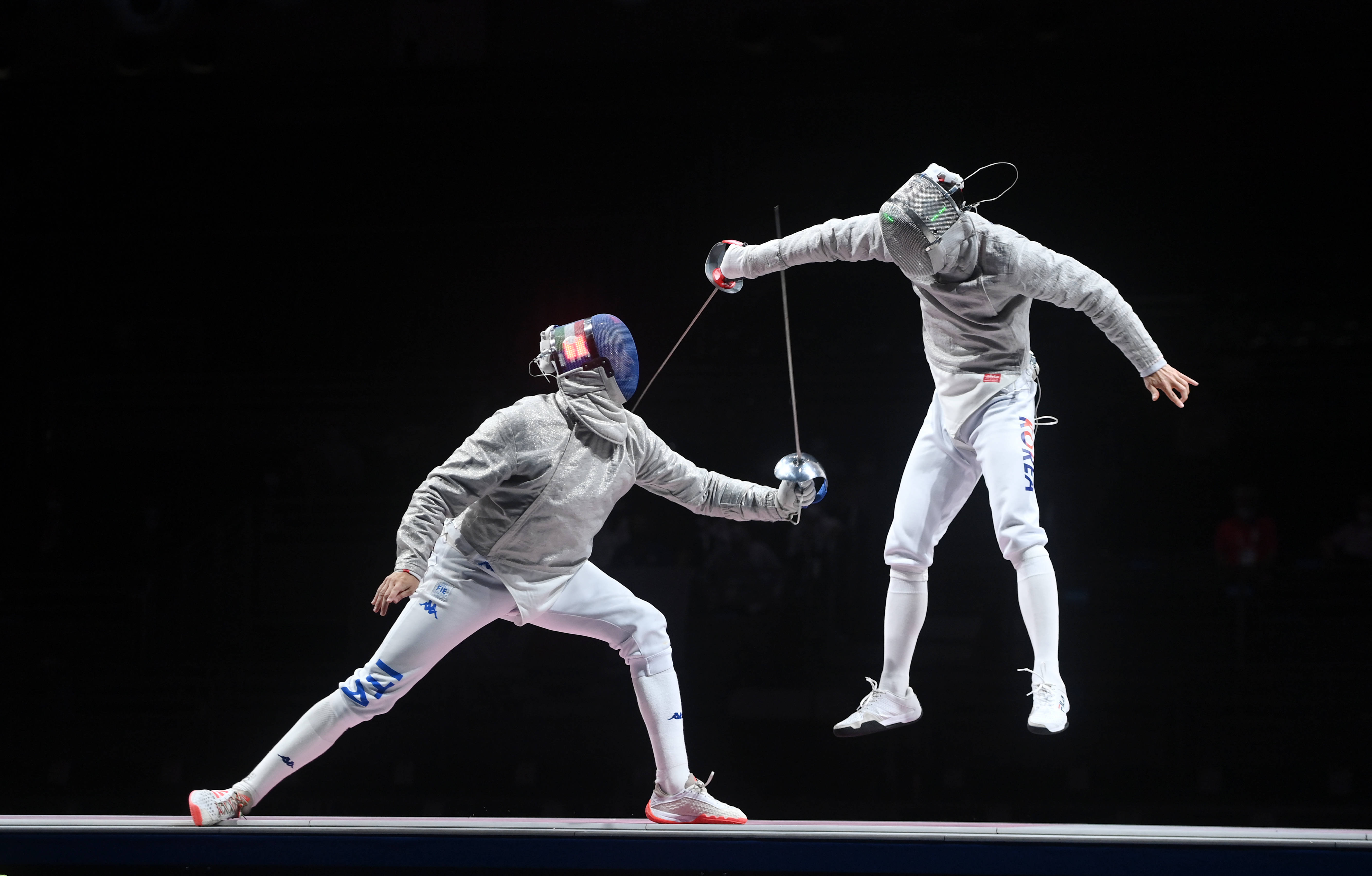 包含柬埔寨击剑选手决赛中逆袭，一搏成功的词条