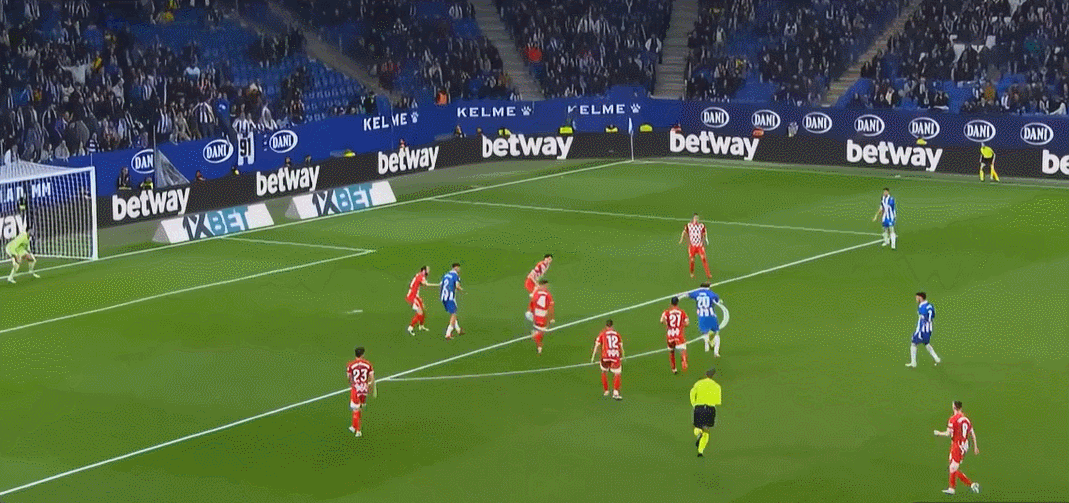 斯洛伐克瓦拉斯踢进一球，马赫雷克传射的简单介绍