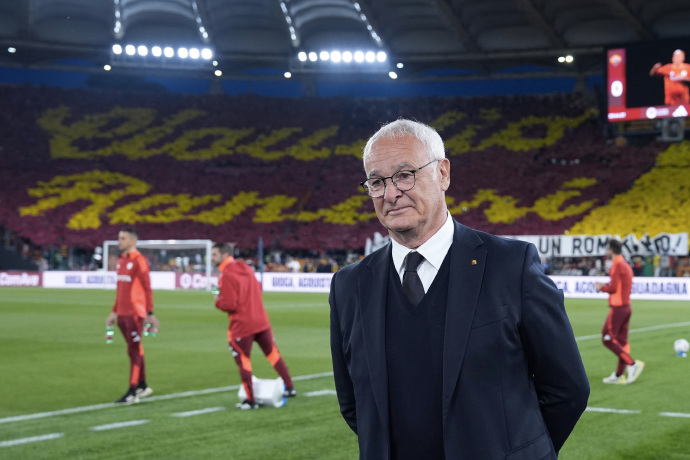 克洛普指导球队备战季后赛，力争荣誉的简单介绍