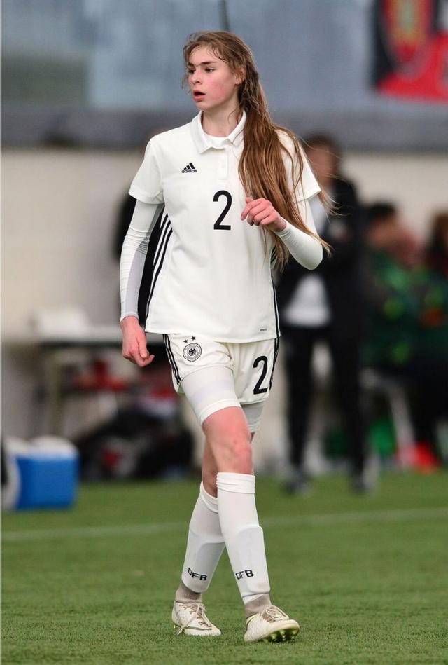 包含德国女足队崭露头角,势不可挡的词条 包含德国女足队崭露头角,势不可挡的词条