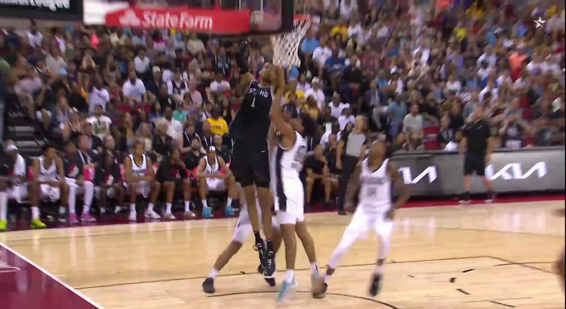 火箭客场惜败马刺,球员表现抢眼的简单介绍 火箭客场惜败马刺,球员表现抢眼的简单介绍