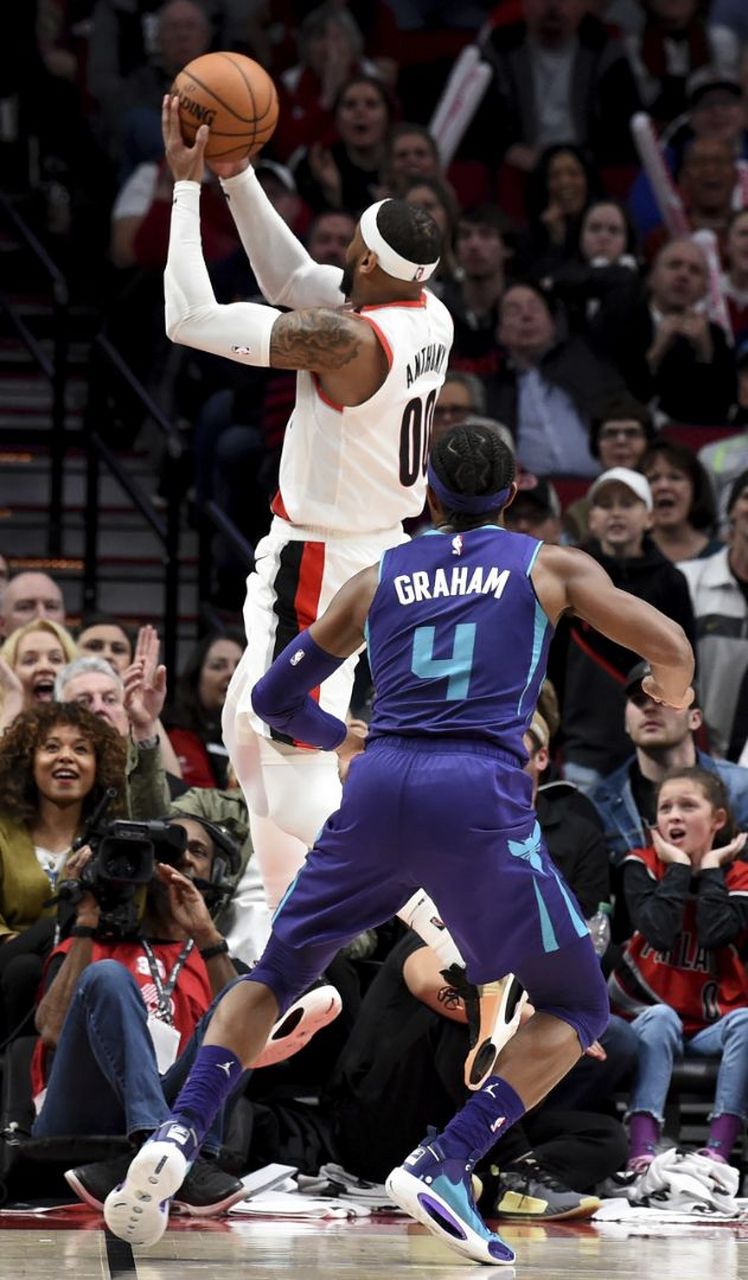 关于开拓者队险胜黄蜂队,场面紧张激烈的信息 关于开拓者队险胜黄蜂队,场面紧张激烈的信息