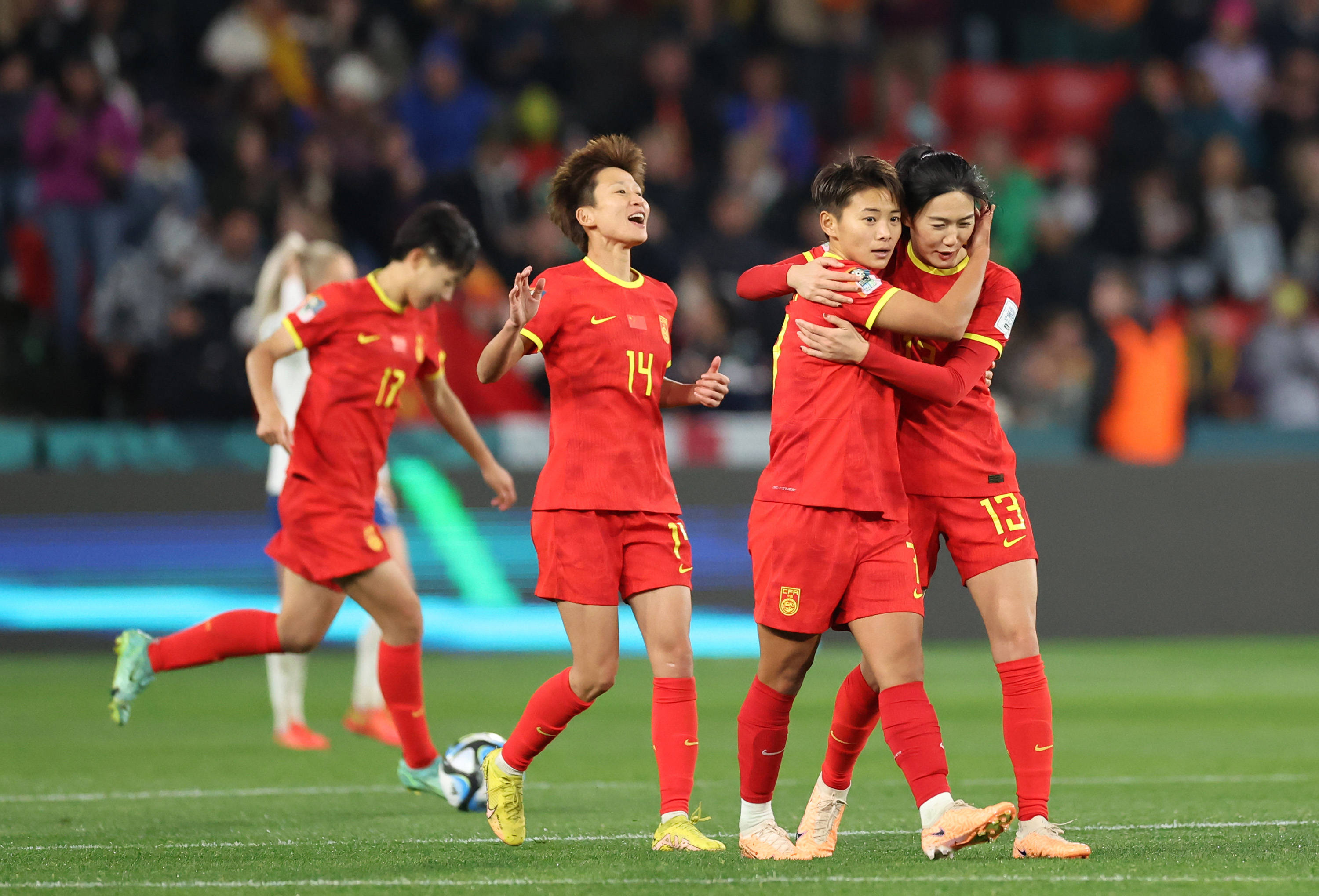 包含火爆比赛场面,国内女足比拼争锋的词条 包含火爆比赛场面,国内女足比拼争锋的词条