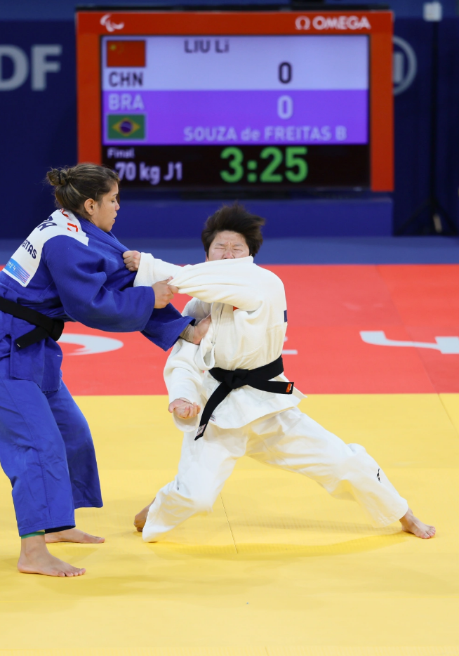柔道决赛:法国选手拼尽全力 柔道决赛:法国选手拼尽全力