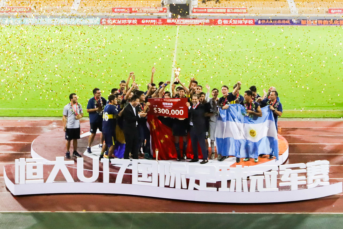 亚洲足球比赛中球员们积极拼搏,追求胜利的简单介绍 亚洲足球比赛中球员们积极拼搏,追求胜利的简单介绍