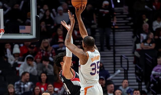 最后时刻逆袭,球队豪取胜利宝贵分数的简单介绍 最后时刻逆袭,球队豪取胜利宝贵分数的简单介绍