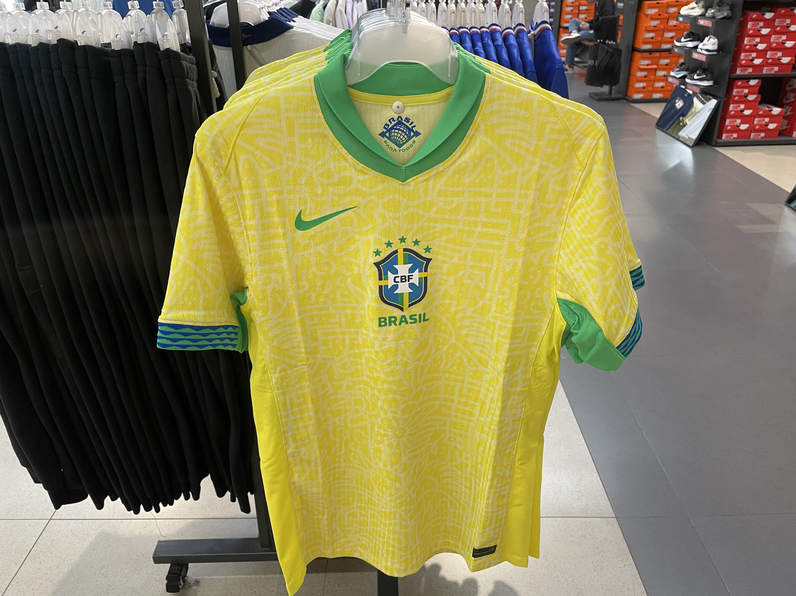 巴西队的新球衣设计备受球迷喜爱 巴西队的新球衣设计备受球迷喜爱