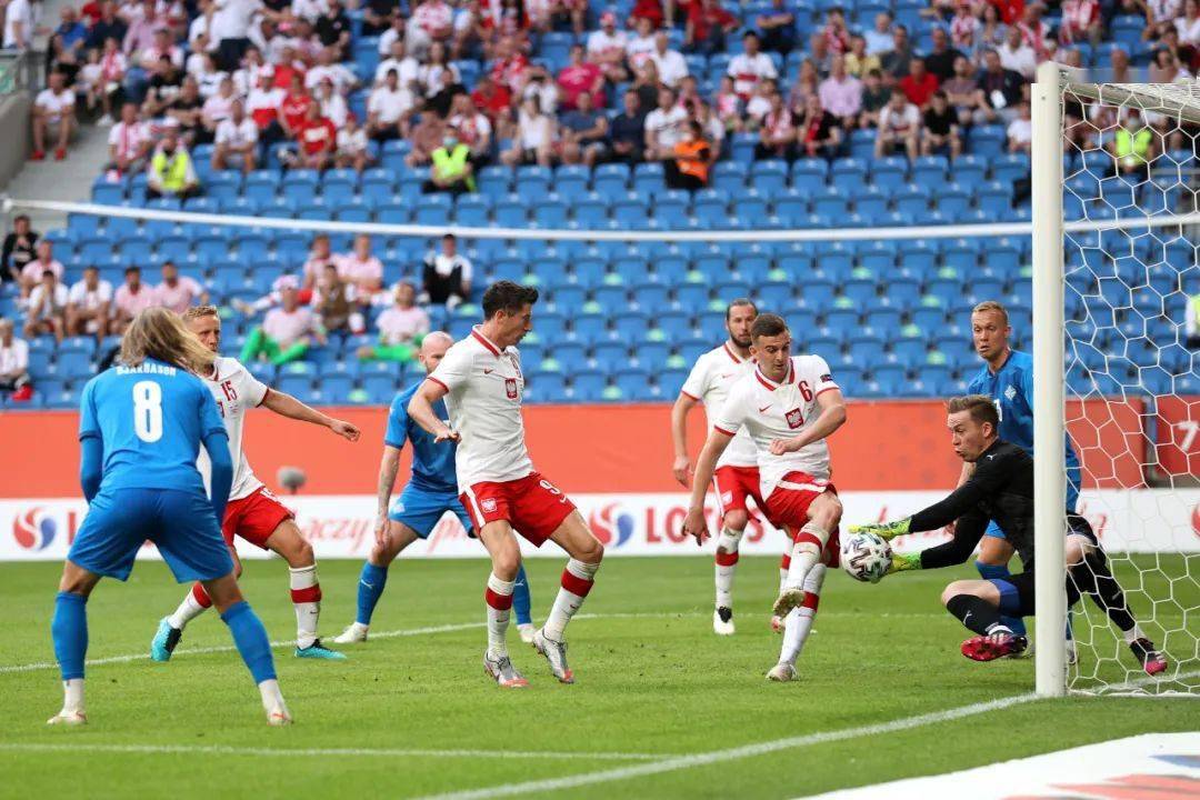 波兰队实现四连胜,锁定小组头名晋级的简单介绍 波兰队实现四连胜,锁定小组头名晋级的简单介绍