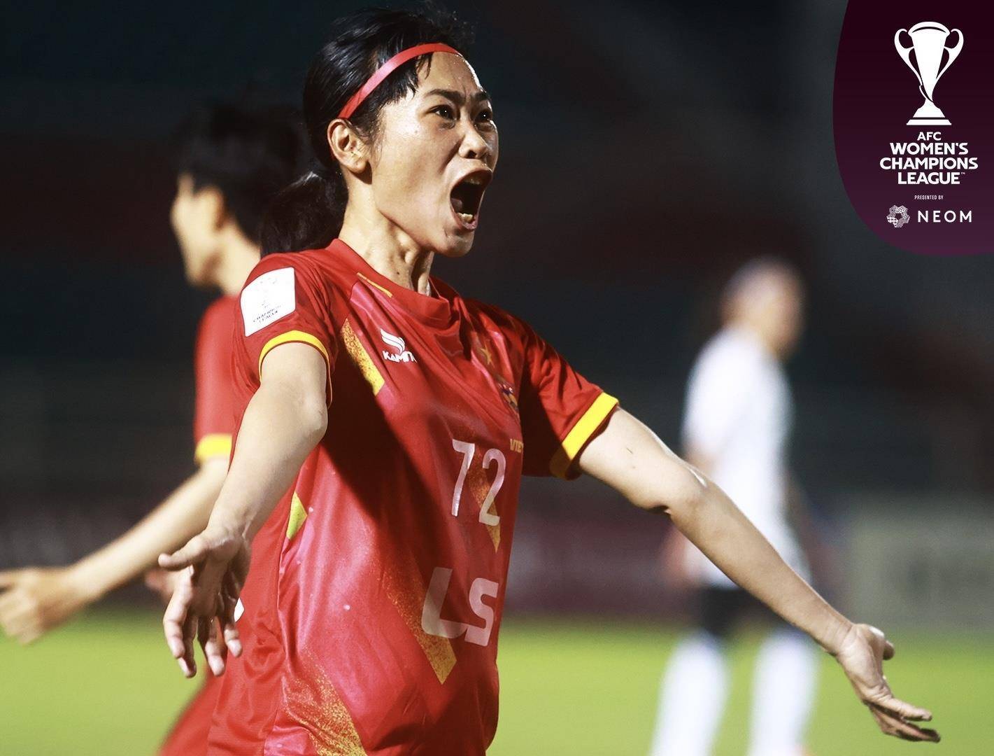 女足比赛中球员表现出色，获得赞誉 