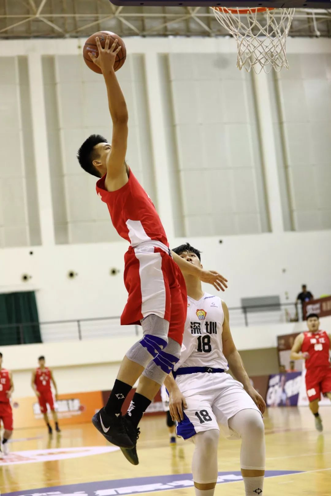 比赛中出现战术火药味,两队激烈角逐的简单介绍 比赛中出现战术火药味,两队激烈角逐的简单介绍