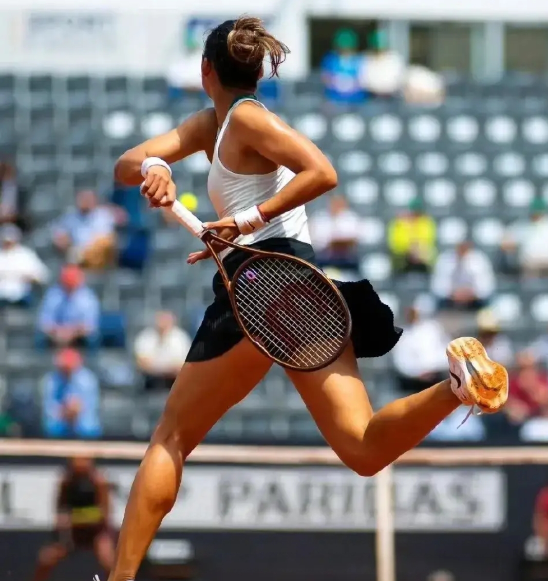 瞬间爆发力！运动员闪光获奖励 