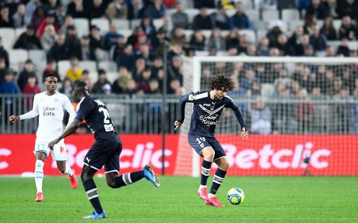 马赛前锋表现出色,奉献精彩进球演出 马赛前锋表现出色,奉献精彩进球演出