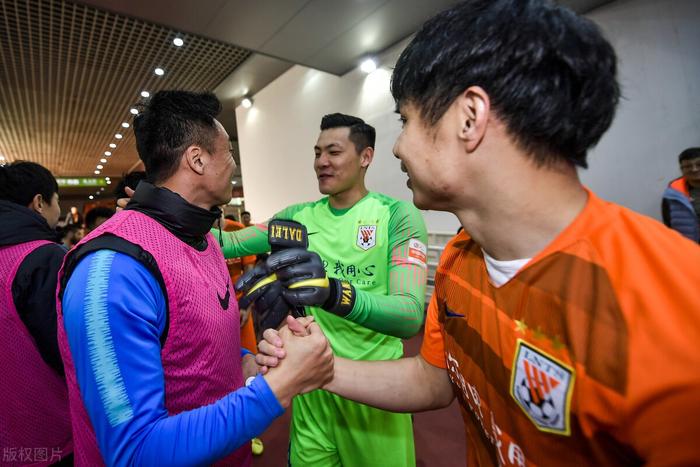 阿联酋俱乐部公布新赛季引援名单的简单介绍 阿联酋俱乐部公布新赛季引援名单的简单介绍