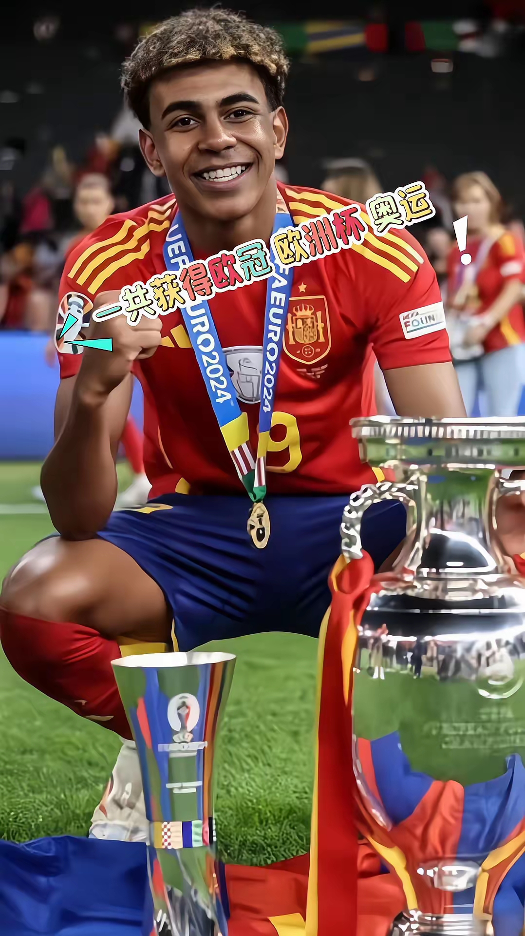 西班牙足球巨星再次斩获金靴奖! 西班牙足球巨星再次斩获金靴奖!