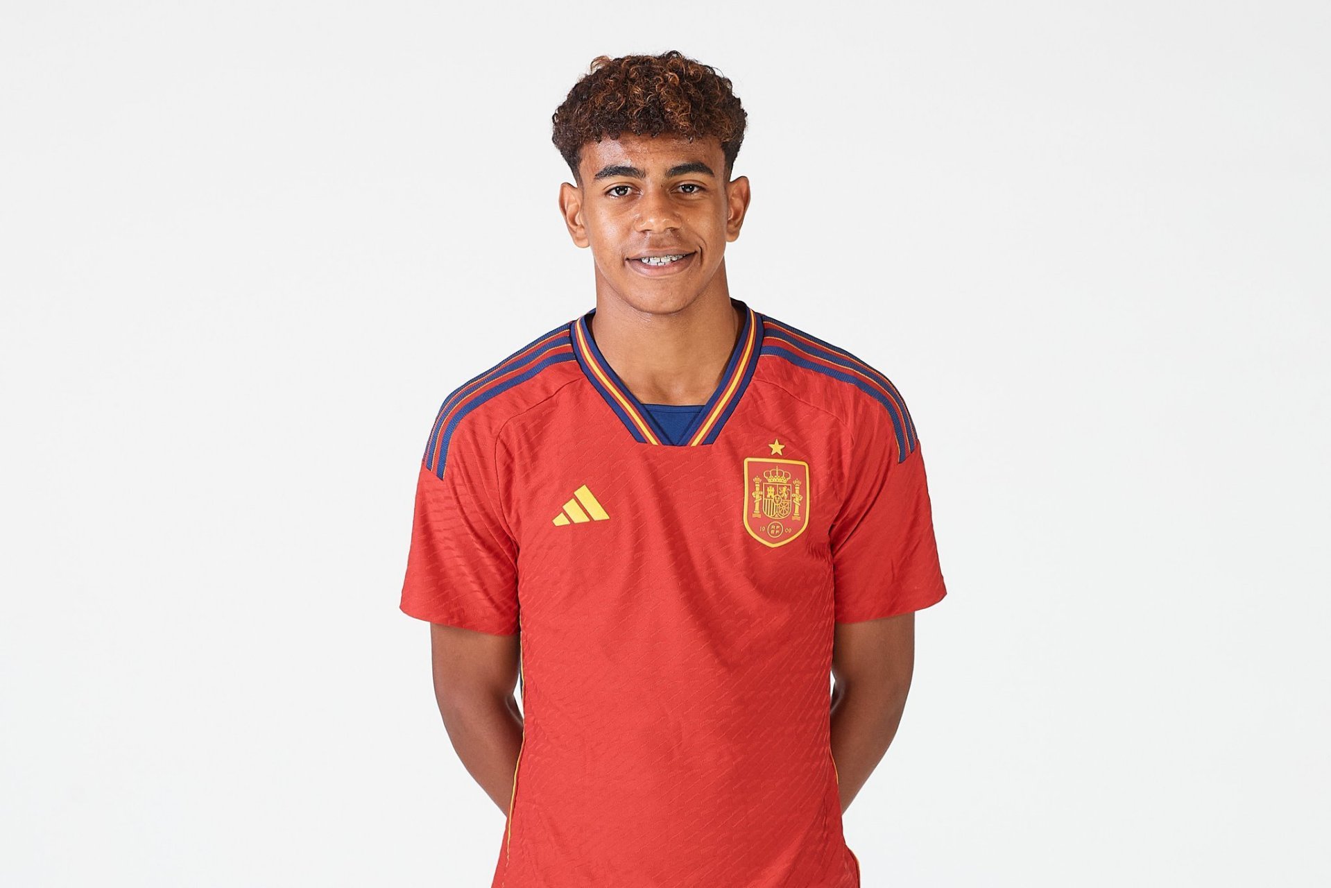 西班牙足球巨星再次斩获金靴奖! 西班牙足球巨星再次斩获金靴奖!