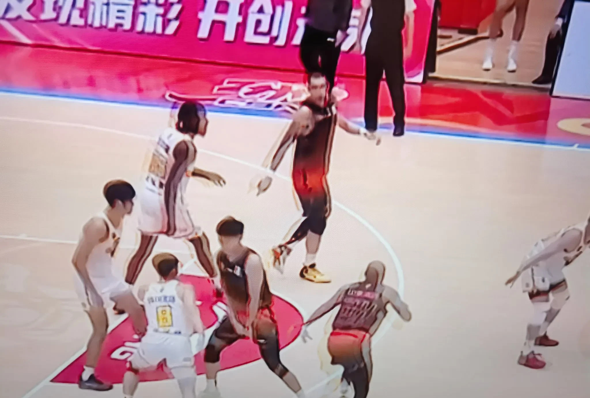 对阵势均力敌,比赛场面竞技火爆 对阵势均力敌,比赛场面竞技火爆