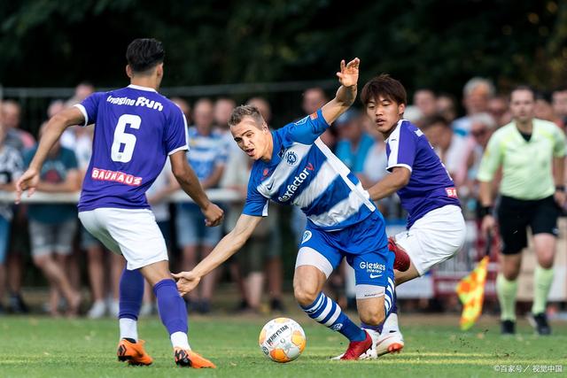 关于阿贾克斯青训新秀表现亮眼，冲击联赛冠军的信息