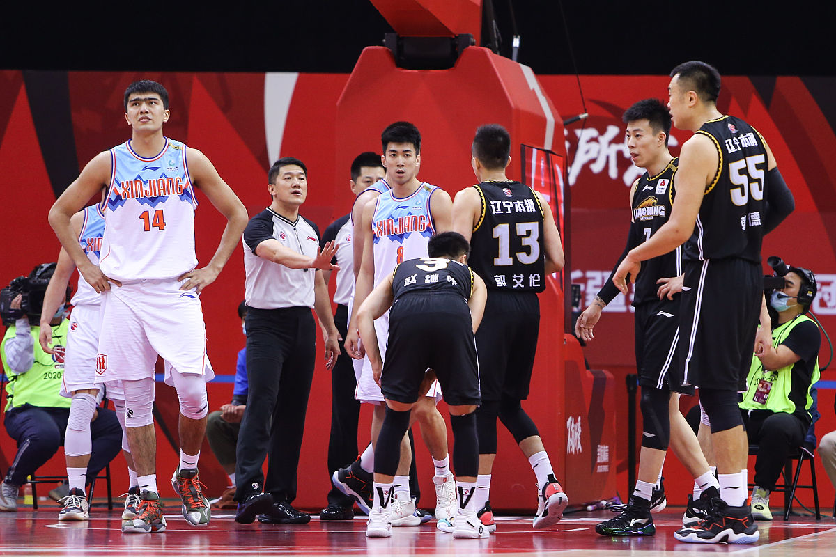 辽宁男篮在比赛中取得了巨大成功 