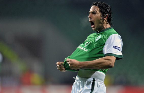 包含不莱梅老将担任球队荣誉主帅，传承俱乐部精神的词条