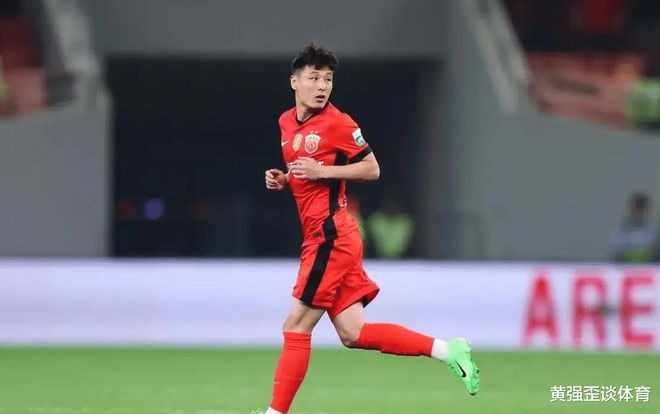 武磊攻入制胜球,帮助上海上港取得胜利 武磊攻入制胜球,帮助上海上港取得胜利