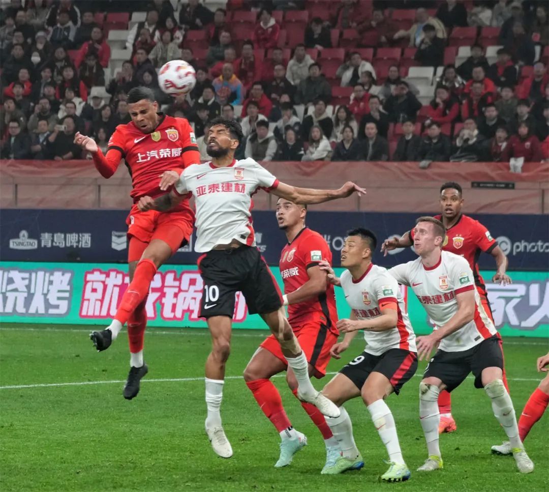 天津泰达主场着急,被上海上港逆转击败 天津泰达主场着急,被上海上港逆转击败