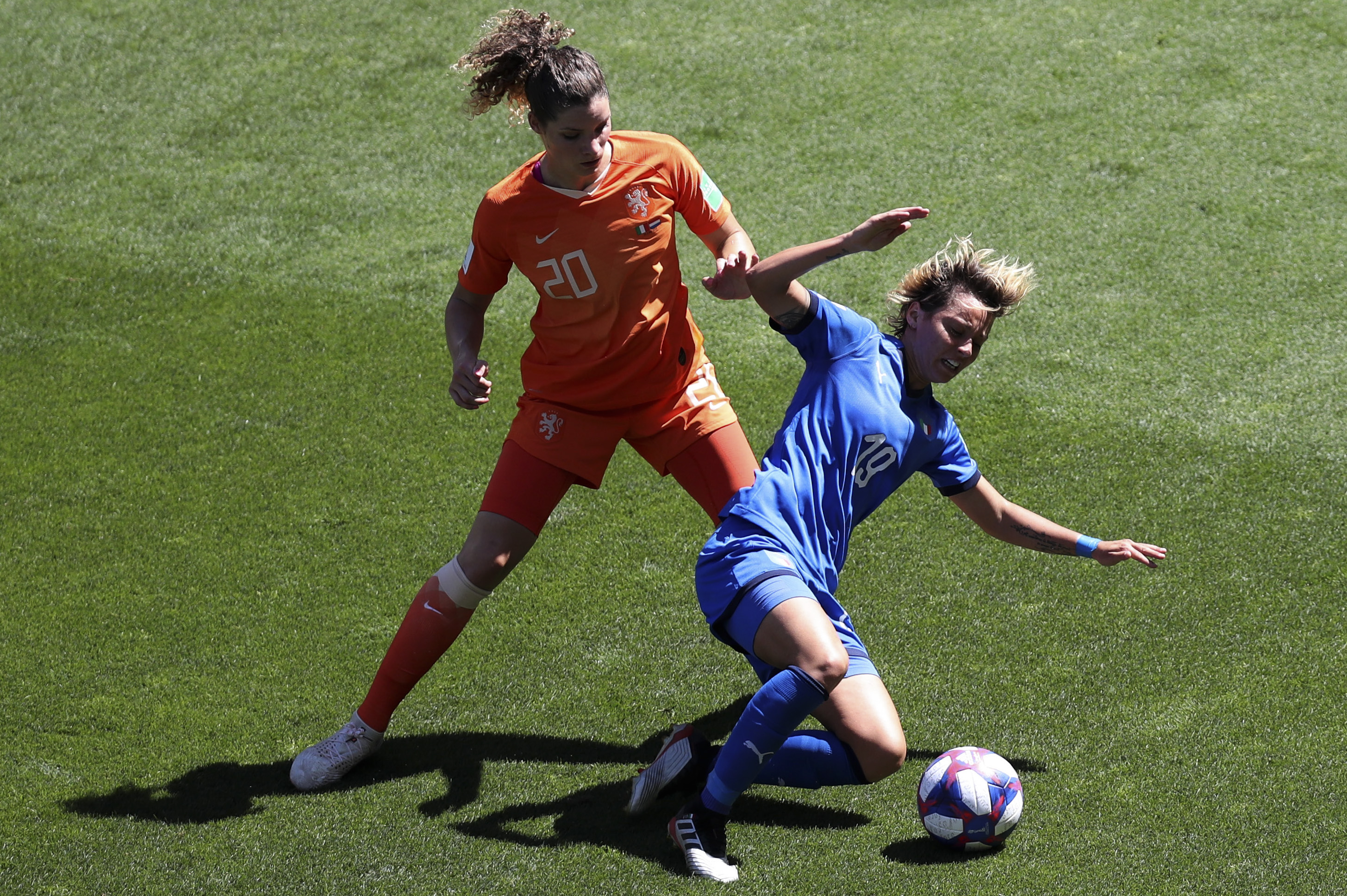 瓦朗谢纳主帅透露新战术,球队整体性能飙升的简单介绍 瓦朗谢纳主帅透露新战术,球队整体性能飙升的简单介绍