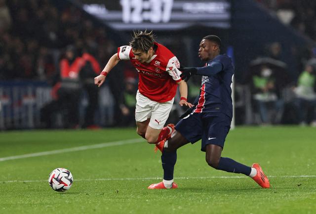 兰斯胜甘冈，法国足球联赛争夺打响的简单介绍