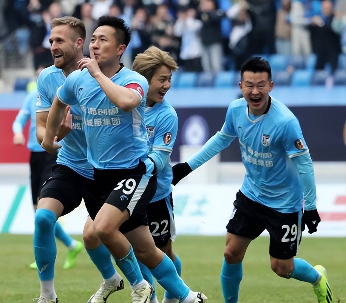 众志成城,球员团结一心,描绘出壮美的战局 众志成城,球员团结一心,描绘出壮美的战局